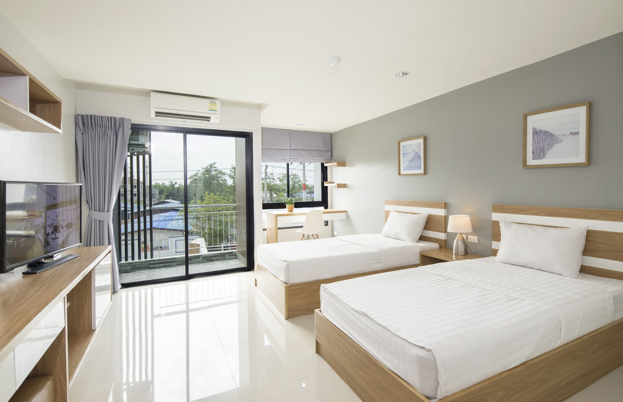 Standard, Twin Beds