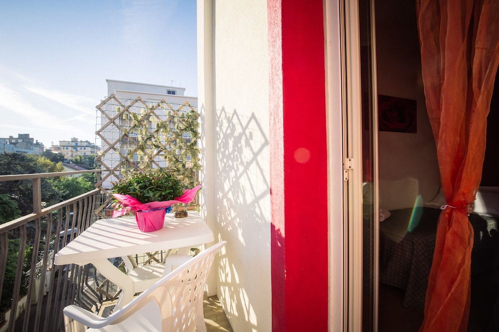HOTEL RIMINI ERIALE 40/40
