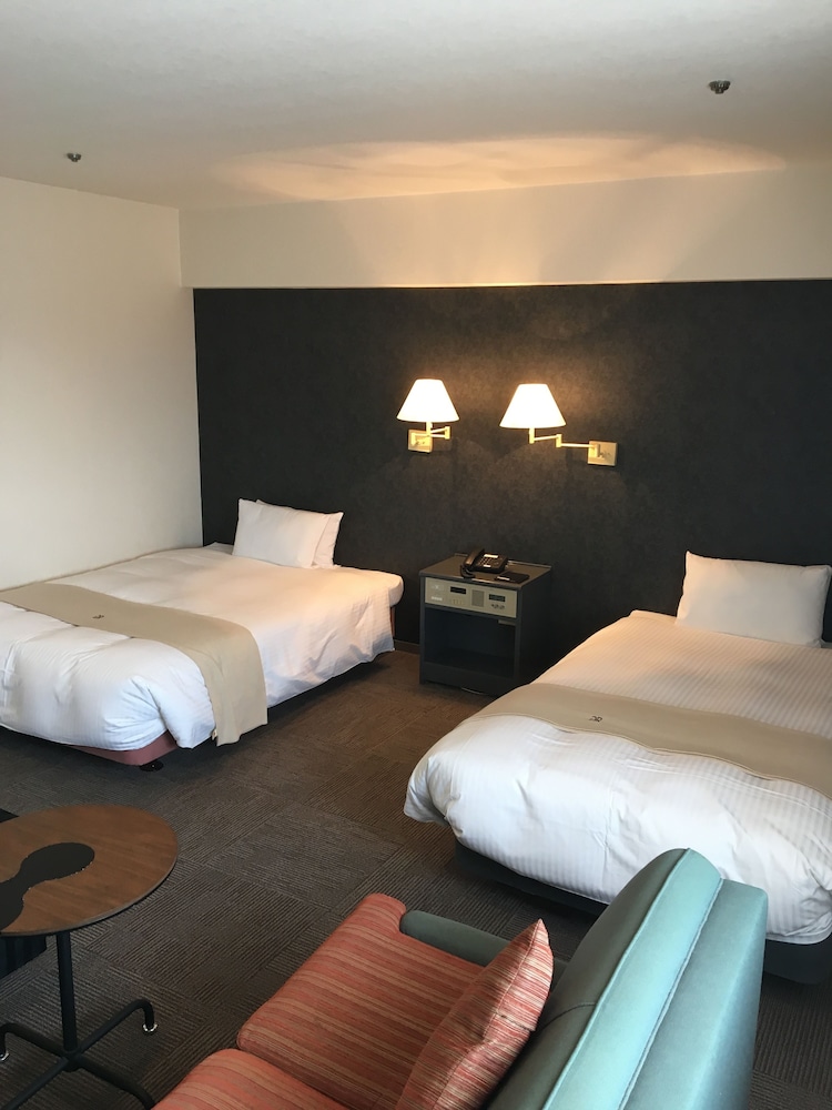 DELUXE, TWIN BEDS