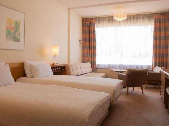 Room, Twin Beds, East Wing