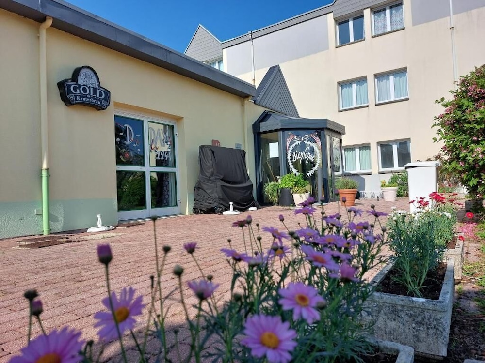 Kyriad Carentan 26/40