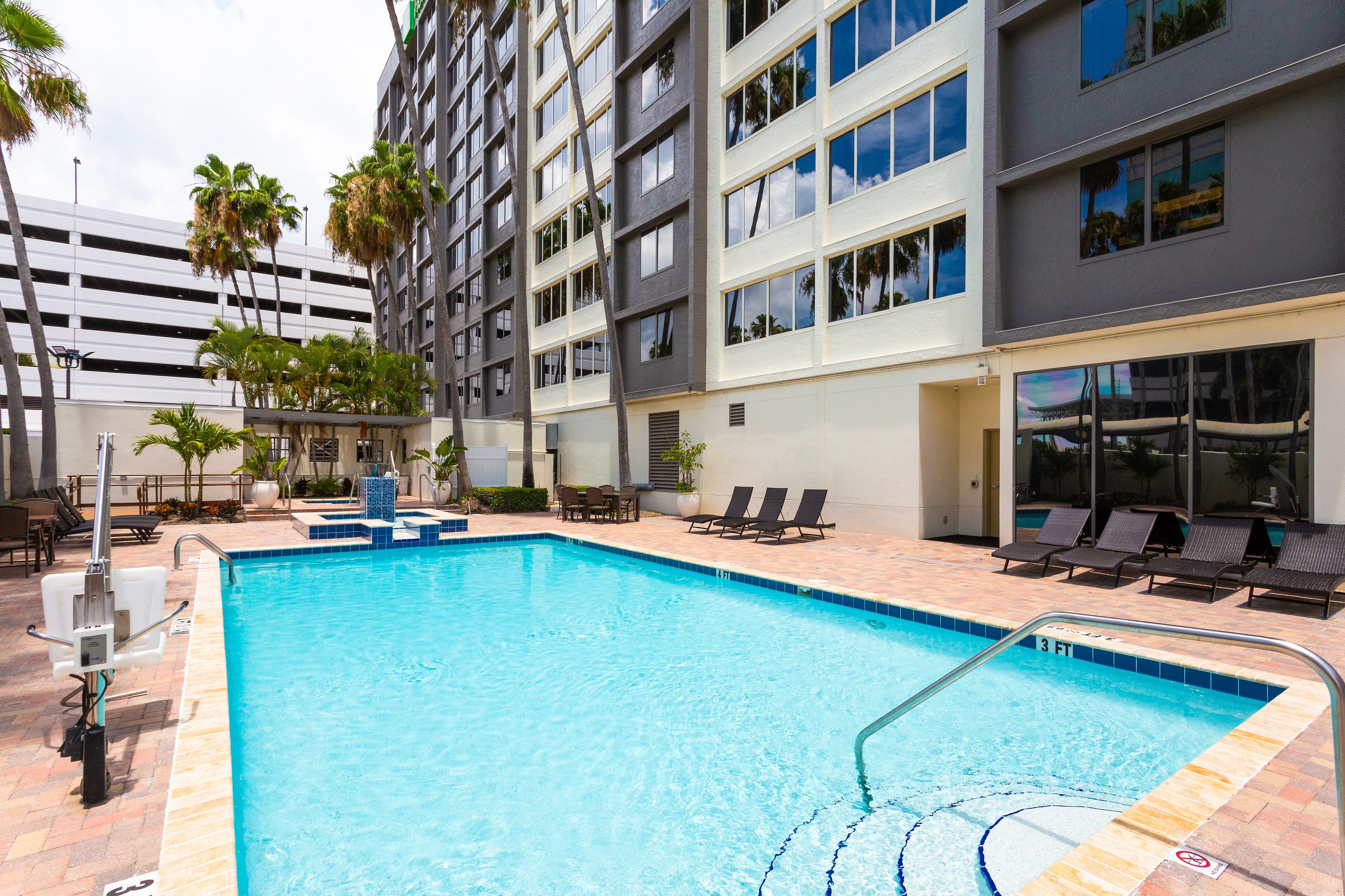 Holiday Inn Tampa Westshore Airport Area 4/50