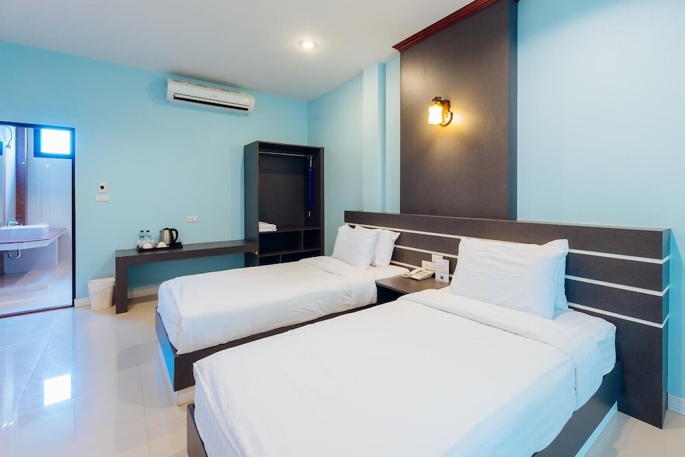 The Room at Maesai 10/40