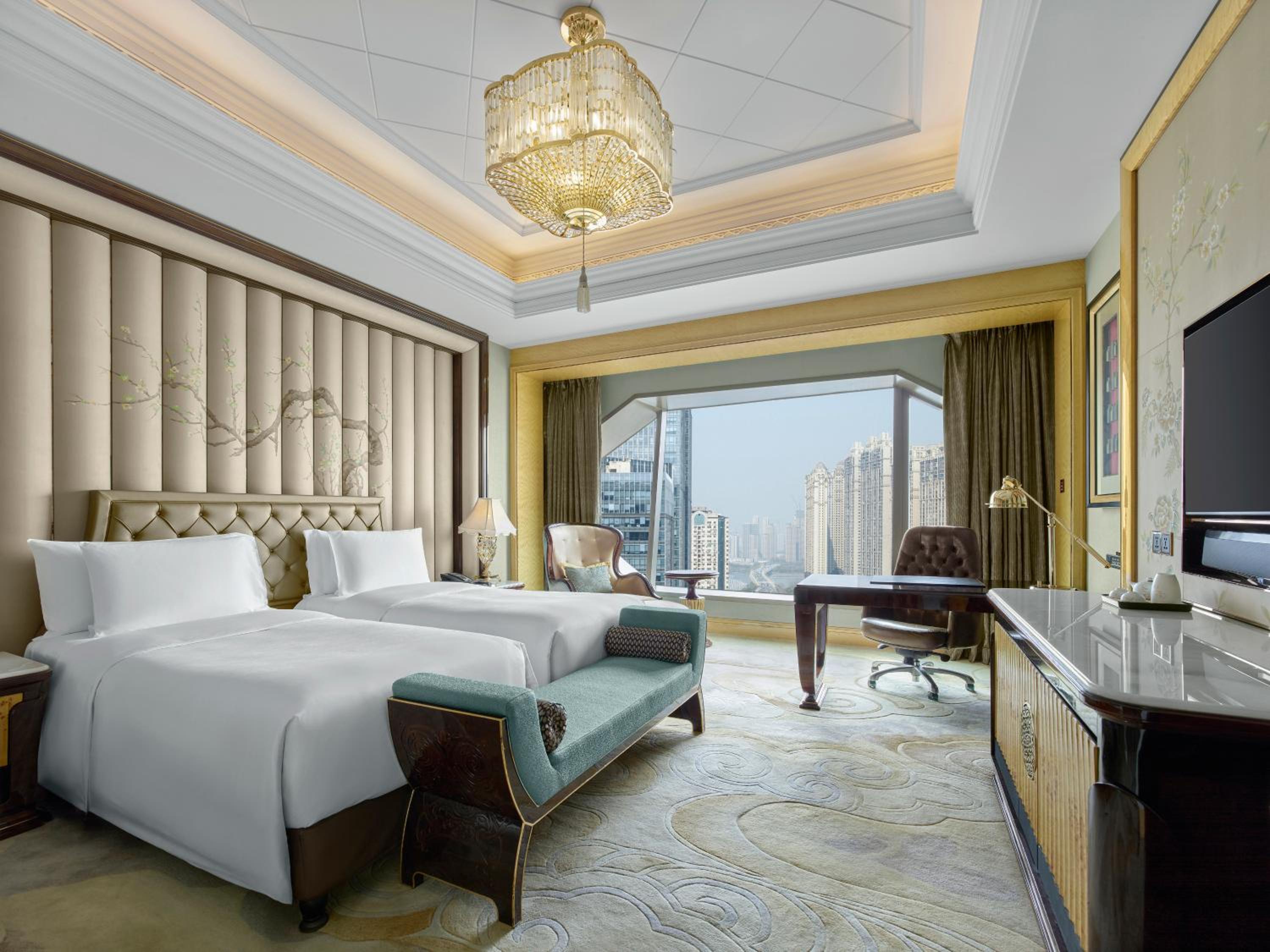 Hollywood, Double Bed