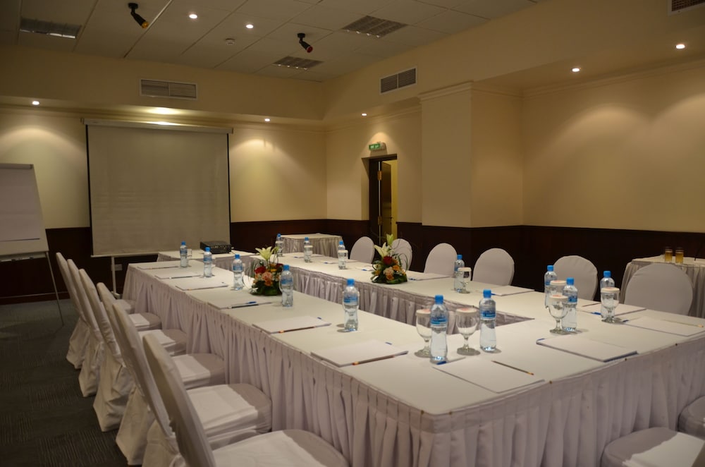 Delmon International Hotel 46/52