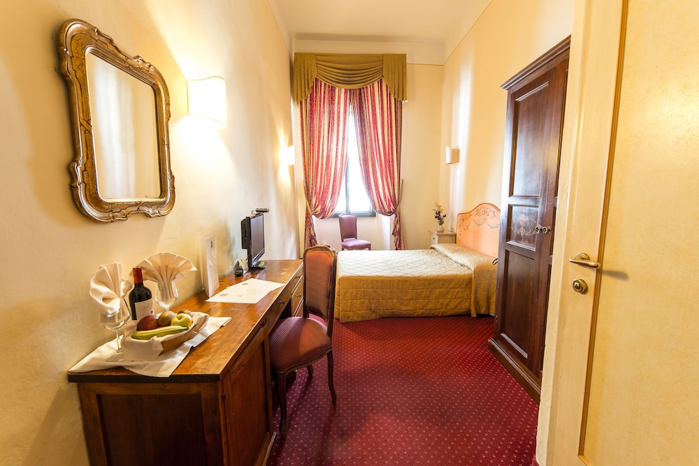 Paris Hotel 30/74