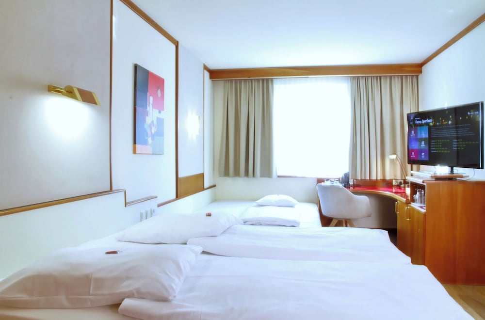 BUSINESS, DOUBLE BED, SOFA