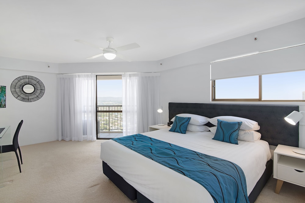 Burleigh Esplanade Apartments 11/73