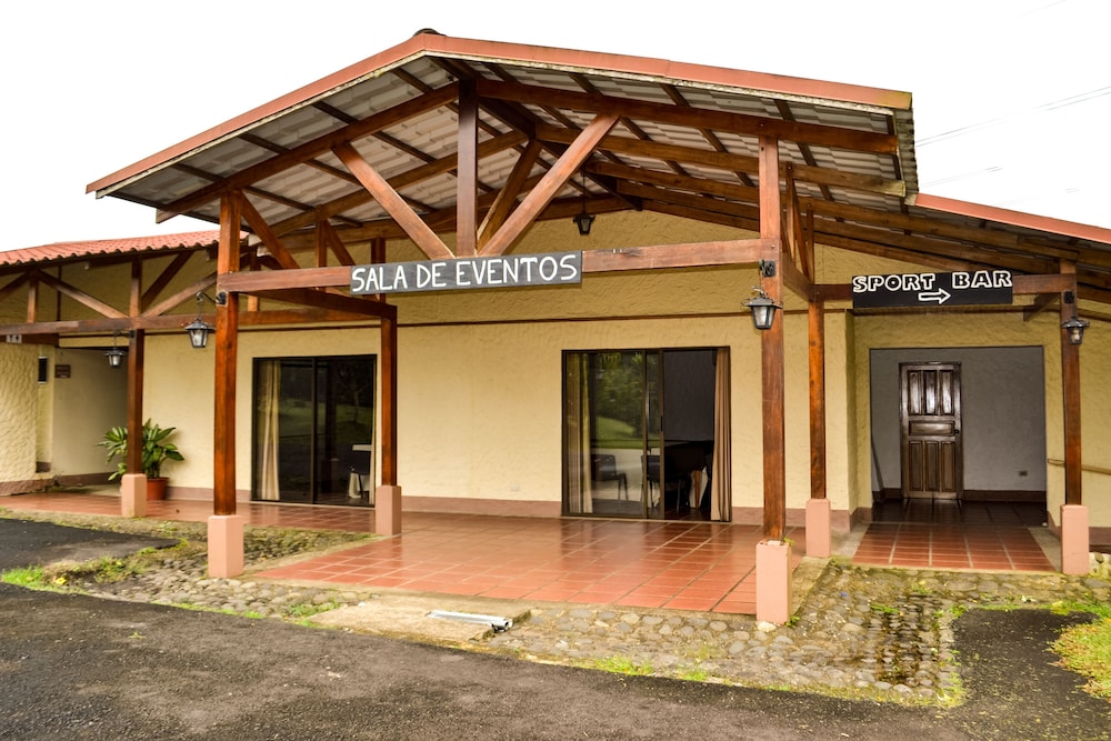 Termales del Bosque and Hot Springs 1/50