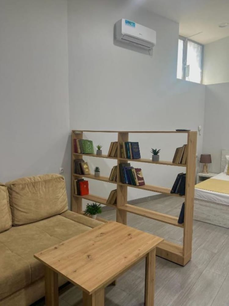 Menua Hotel 35/49