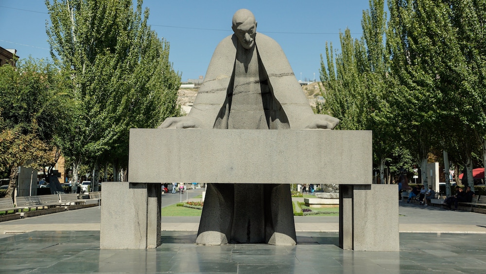 Holiday Inn Yerevan Republic Square 43/50