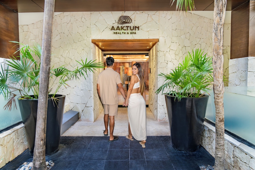 Grand Oasis Cancun All Inclusive 12/71