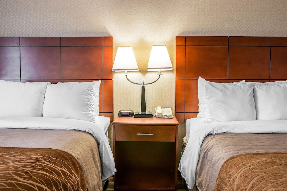 Comfort Inn & Suites University South 5/28