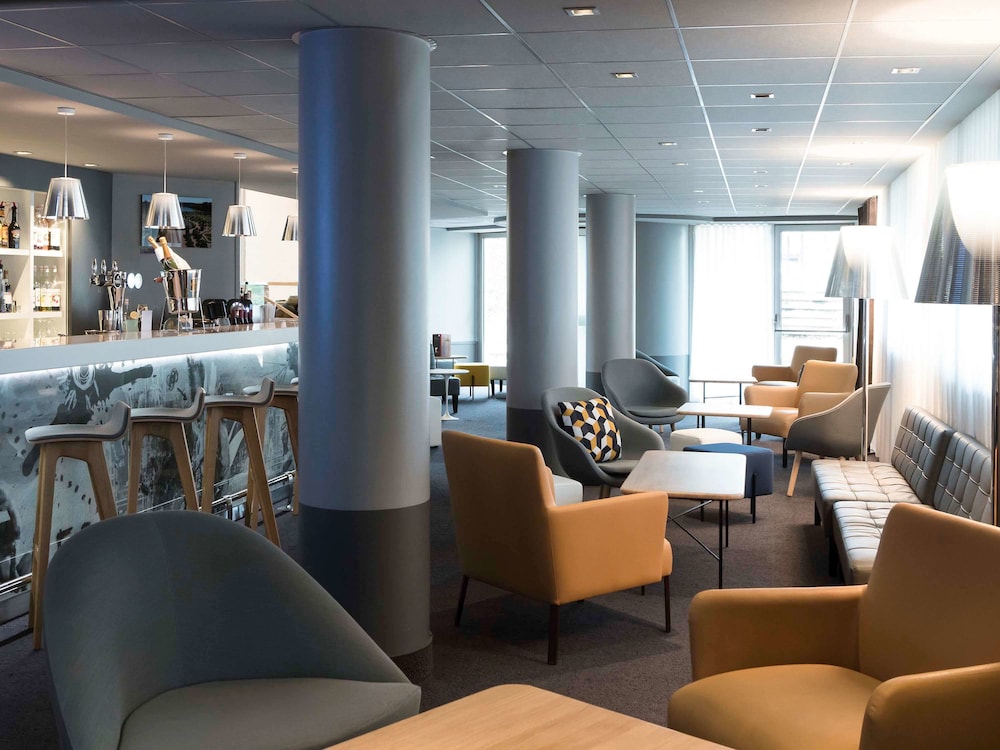 NOVOTEL CHATEAU DE VERSAILLES 63/72