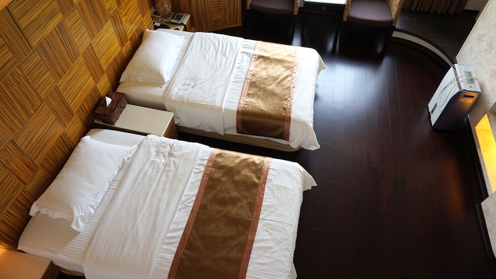 River Forest Resort Hotel 33/76