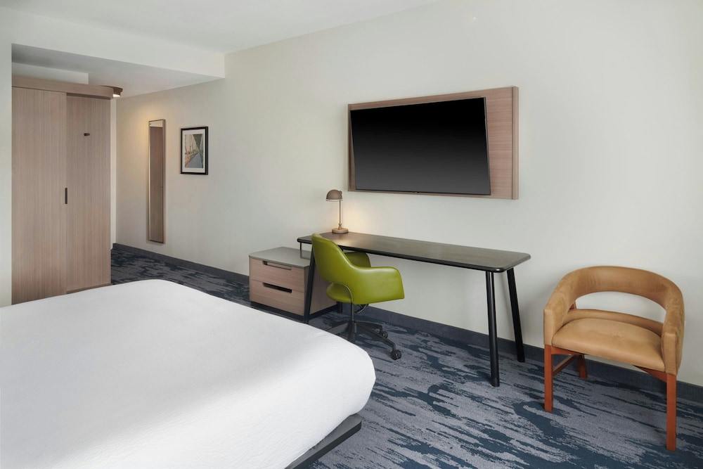 Fairfield by Marriott Inn & Suites Columbus 8/40