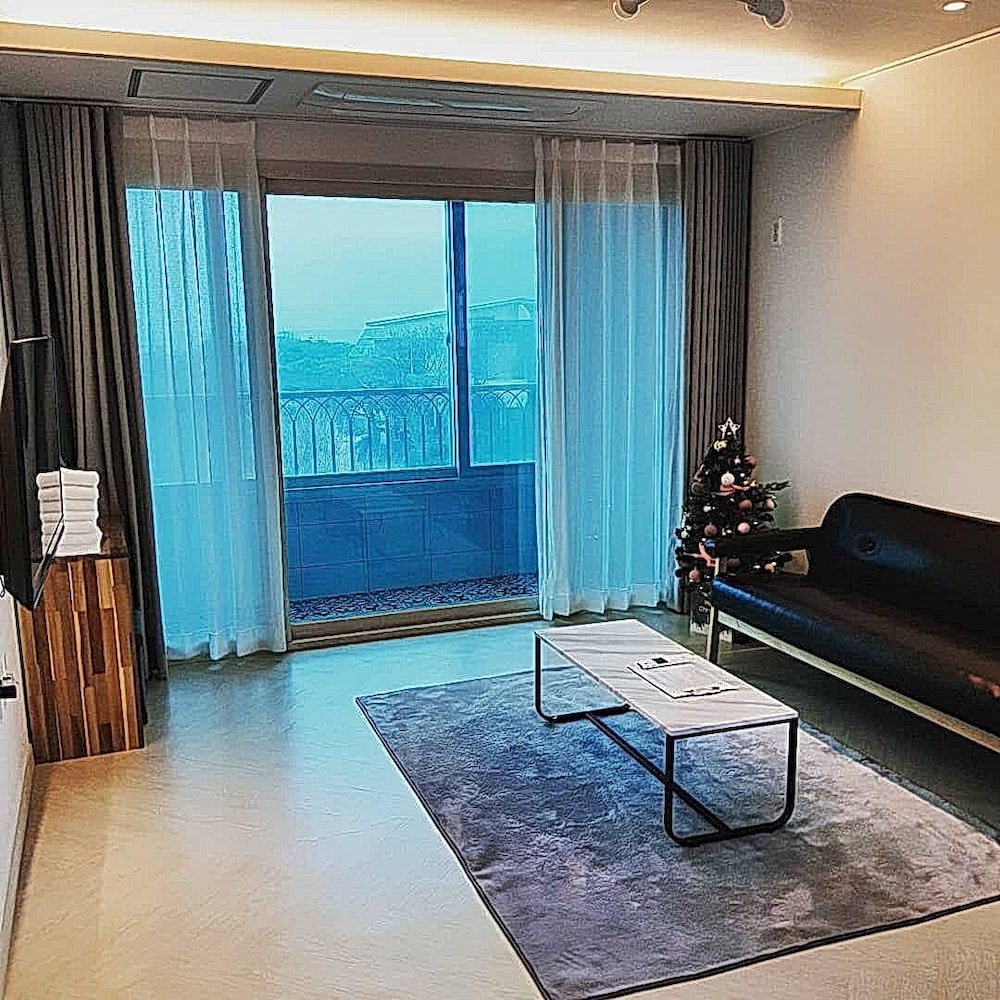 Bookchon Place Jeju 28/60