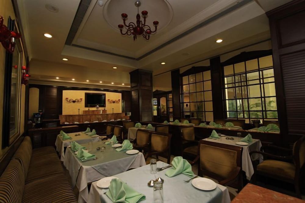 Hotel Dynasty 35/46