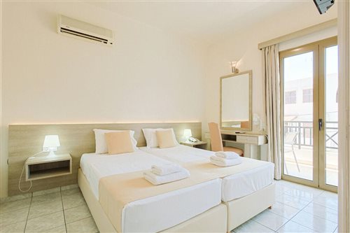 2 Bedrooms, Family