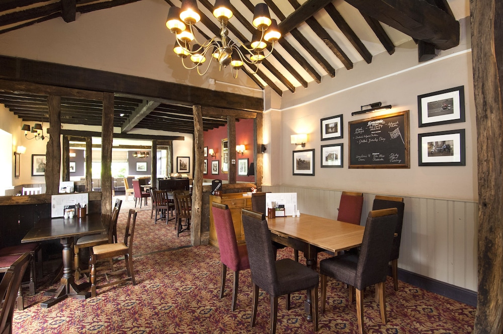Premier Inn Silverstone 24/38