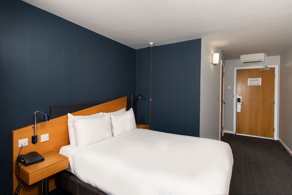 STANDARD, DOUBLE BED, ACCESSIBLE