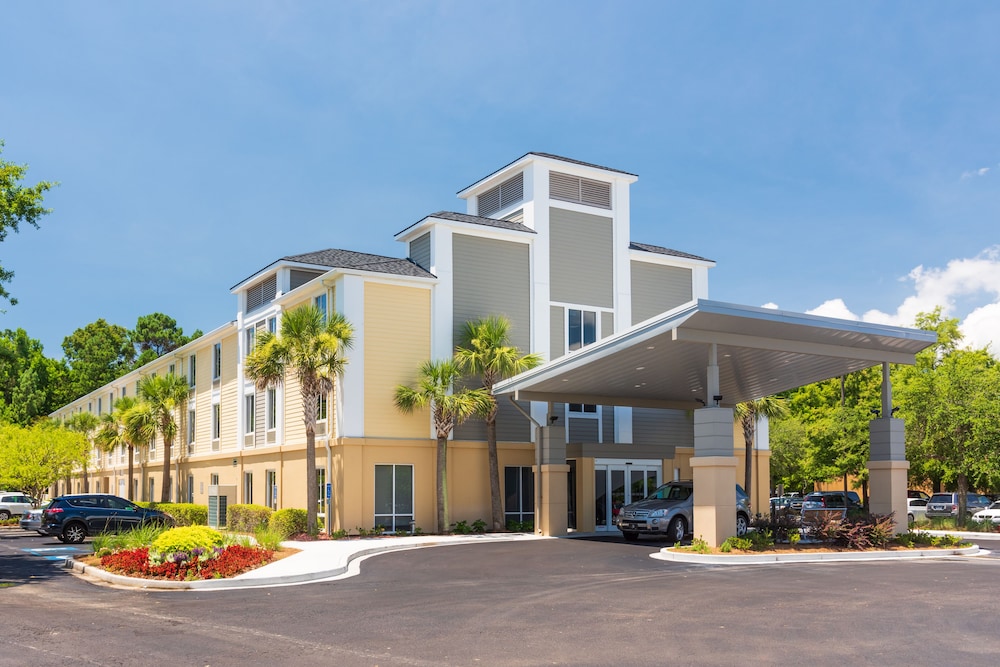 Holiday Inn Express Charleston US Hwy 17 & I-526 1/77