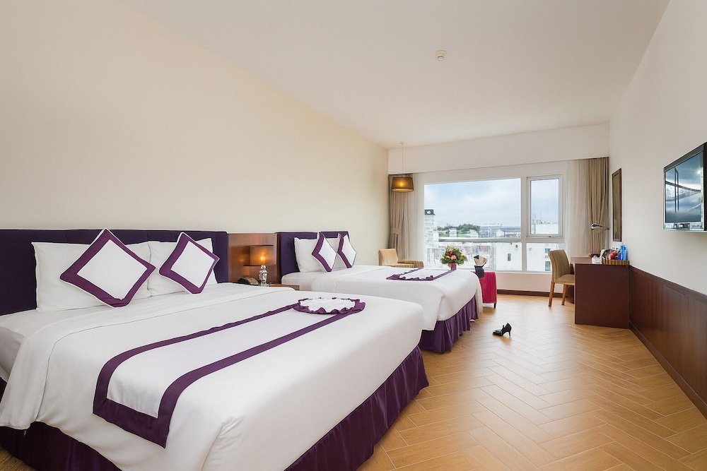 DELUXE, FAMILY, KING AND TWIN BEDS, CITY VIEW