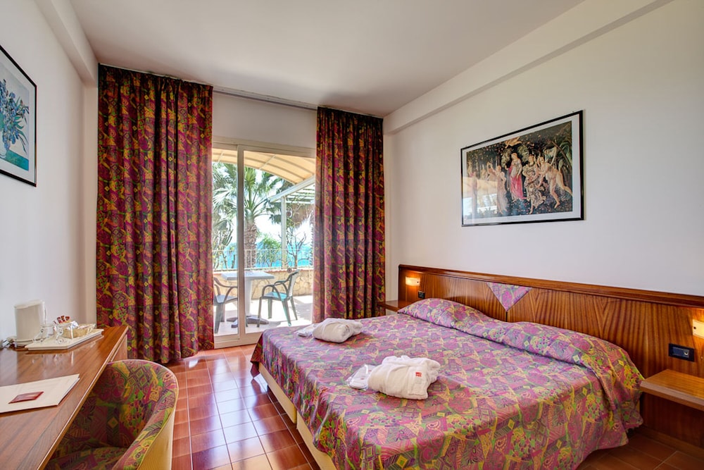 Double Room Terrace Sea View