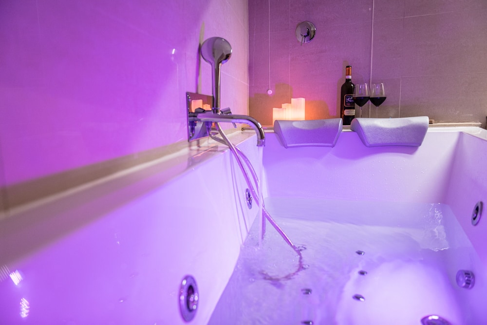 Navona Central Suites 49/50