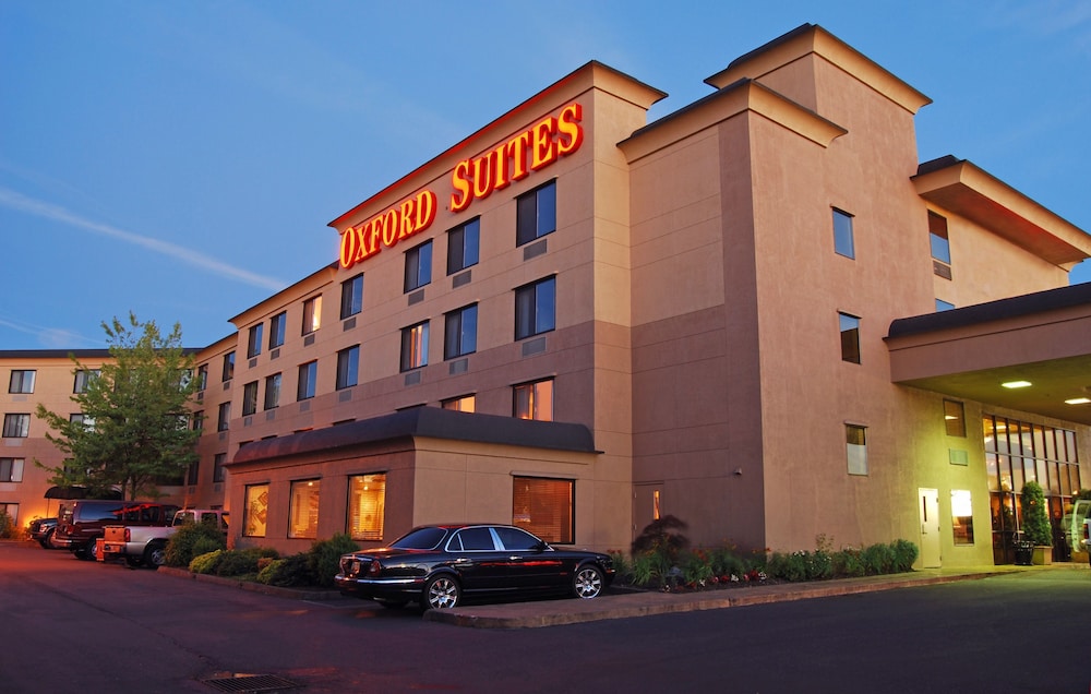 Oxford Suites Portland - Jantzen Beach 48/53