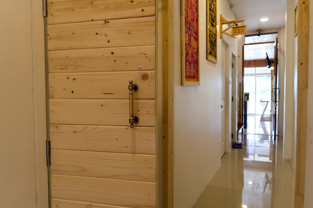 Baan Urt Suratthani Airport Hotel 43/66