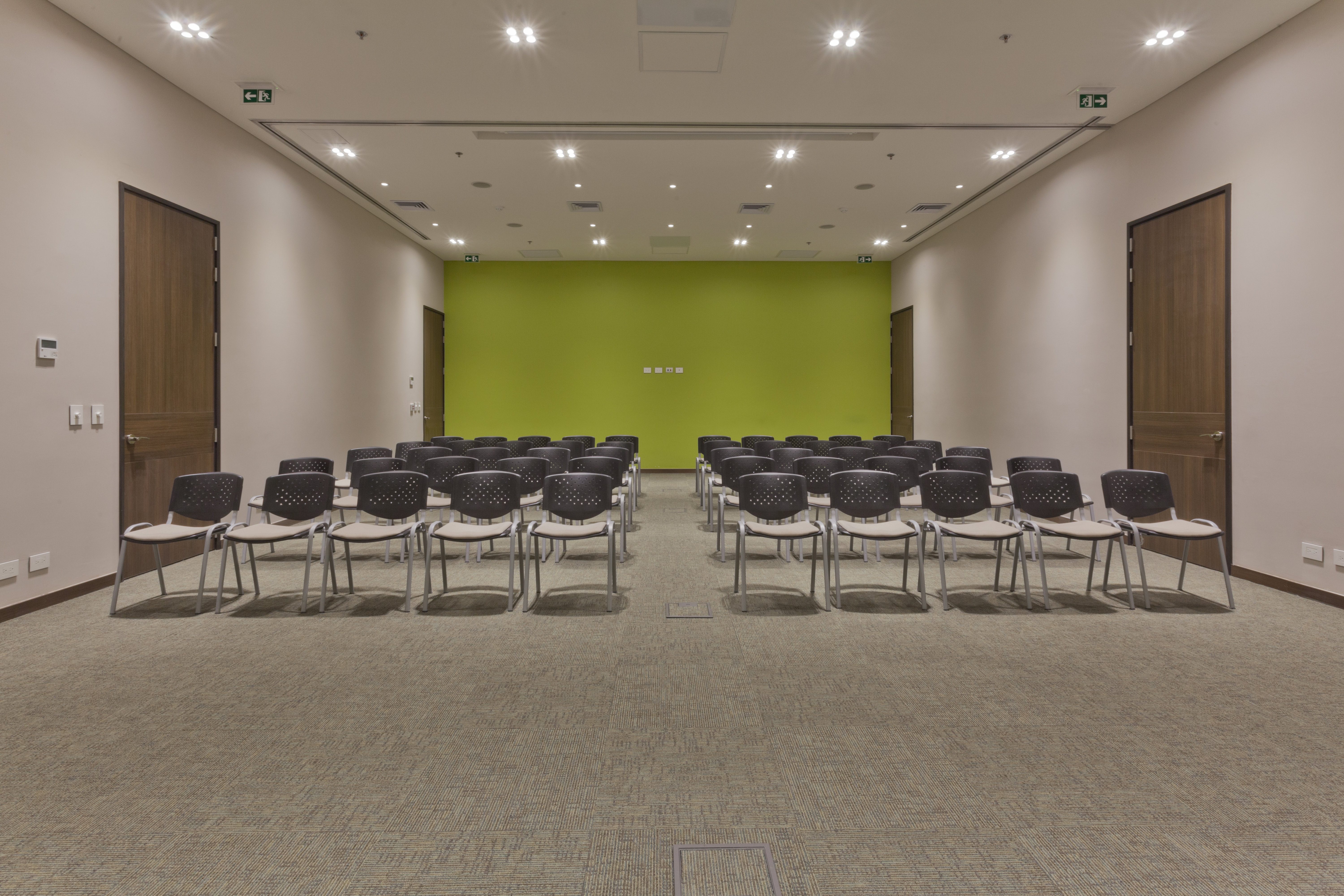 HOLIDAY INN EXPRESS YOPAL 29/33