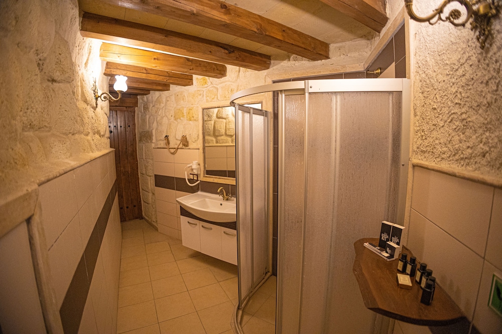 Pietra Cave Suites 27/49