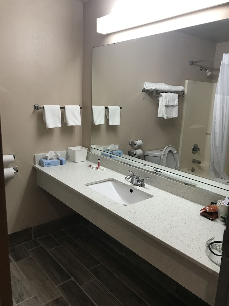 Days Inn by Wyndham Hillsboro 11/24