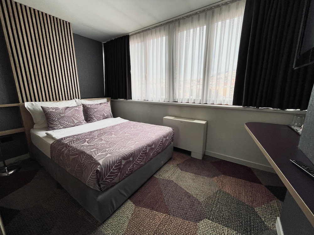 ECONOMY, DOUBLE BED