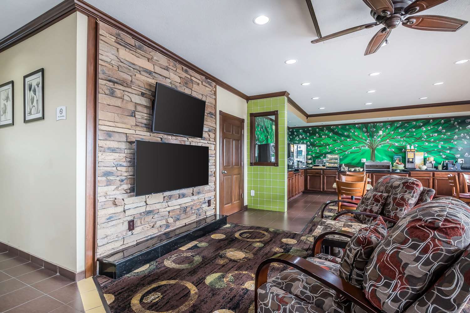 Quality Inn Coralville - Iowa River Landing 20/25