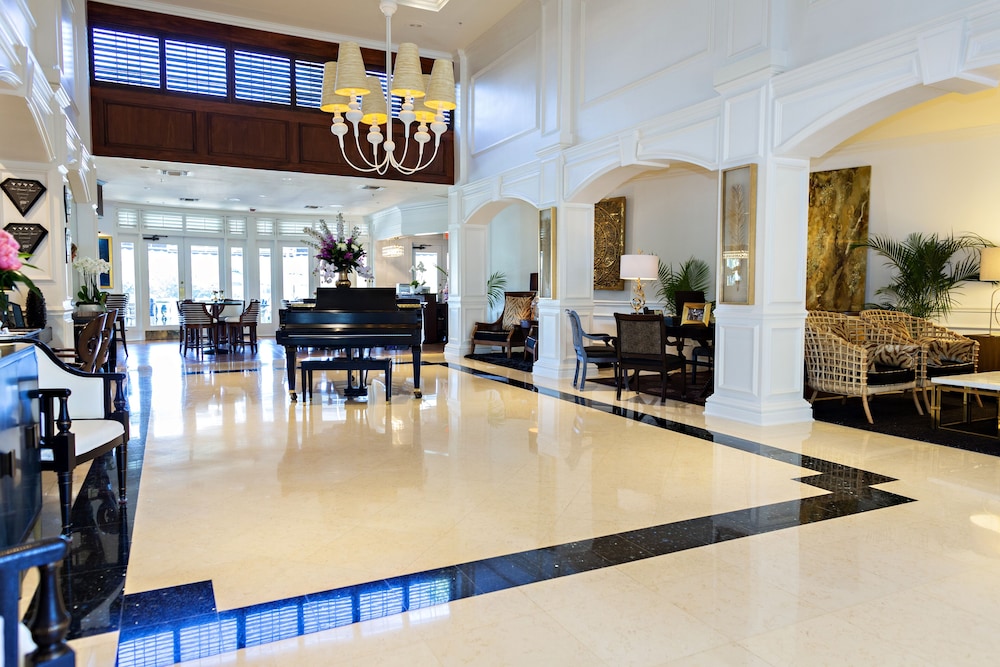 Inn At Pelican Bay 40/67