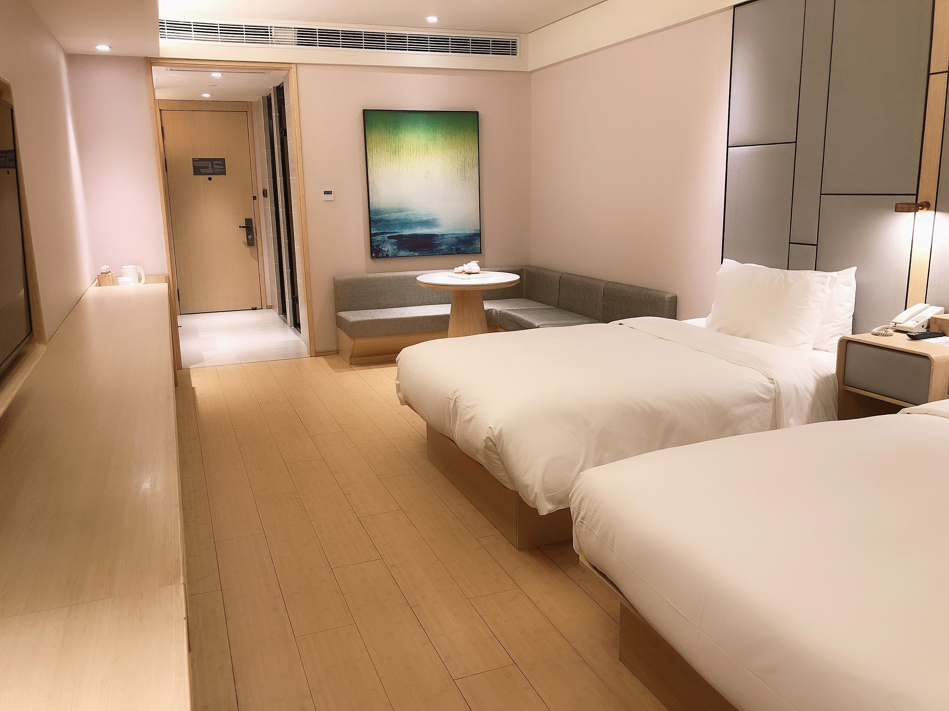 Ji Hotel (Shanghai Hongqiao National Exhibition and Convention Center Huaxiang Road) 8/33