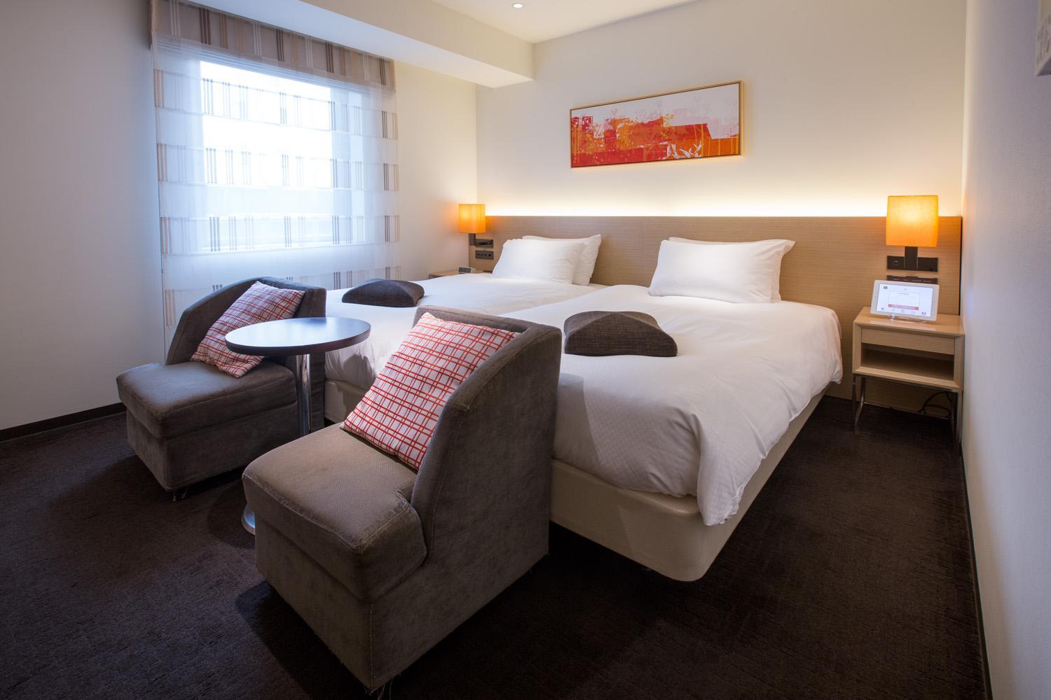 Relax, Twin Beds