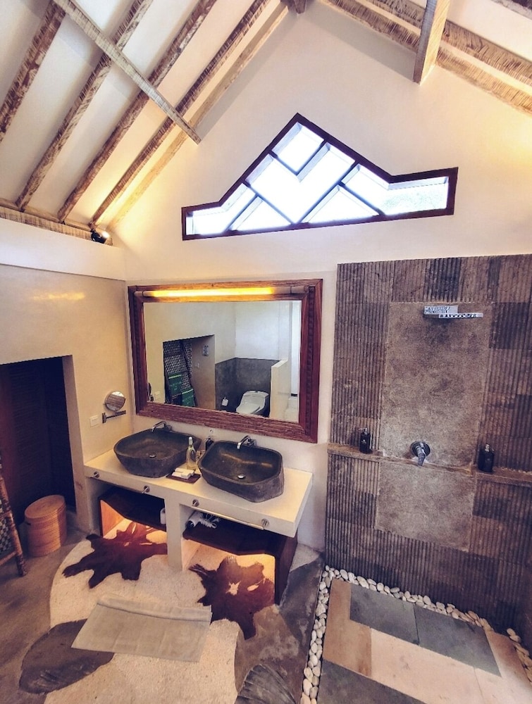 The White Key Luxury Villas 28/39