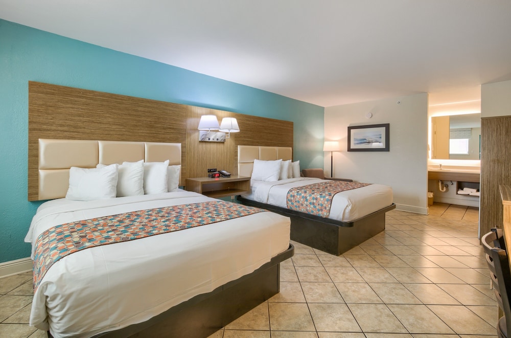 Beachside Resort Hotel 12/38