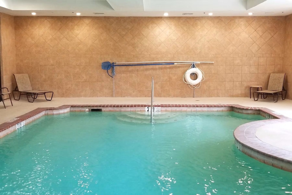 Wyndham Lake Charles 27/49