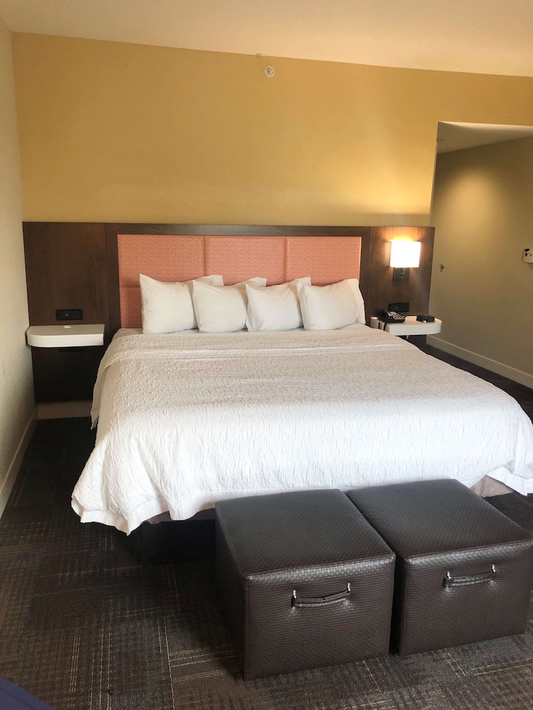 ROOM, KING BED, ACCESSIBLE