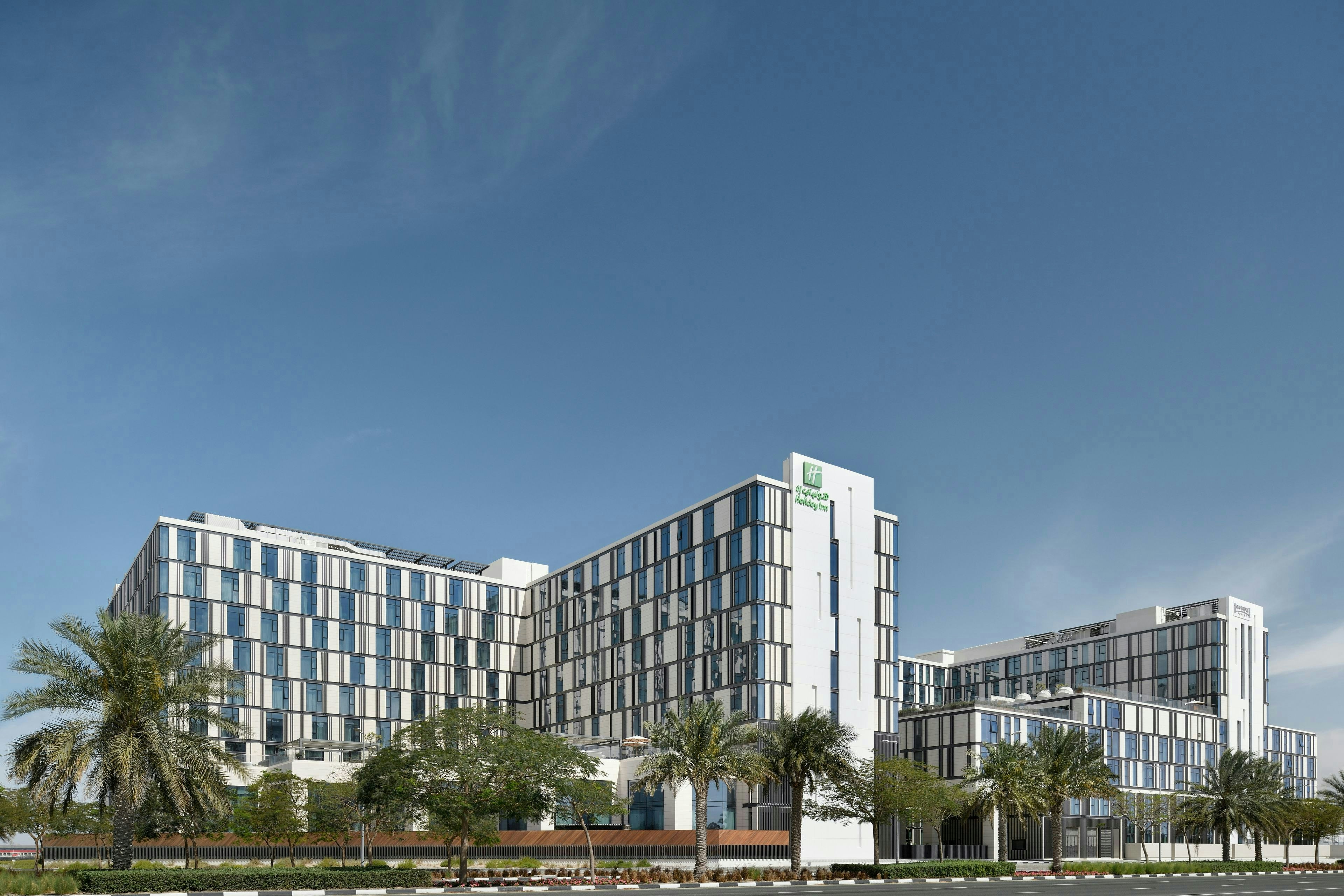 Holiday Inn Dubai Al Maktoum Airport 7/82