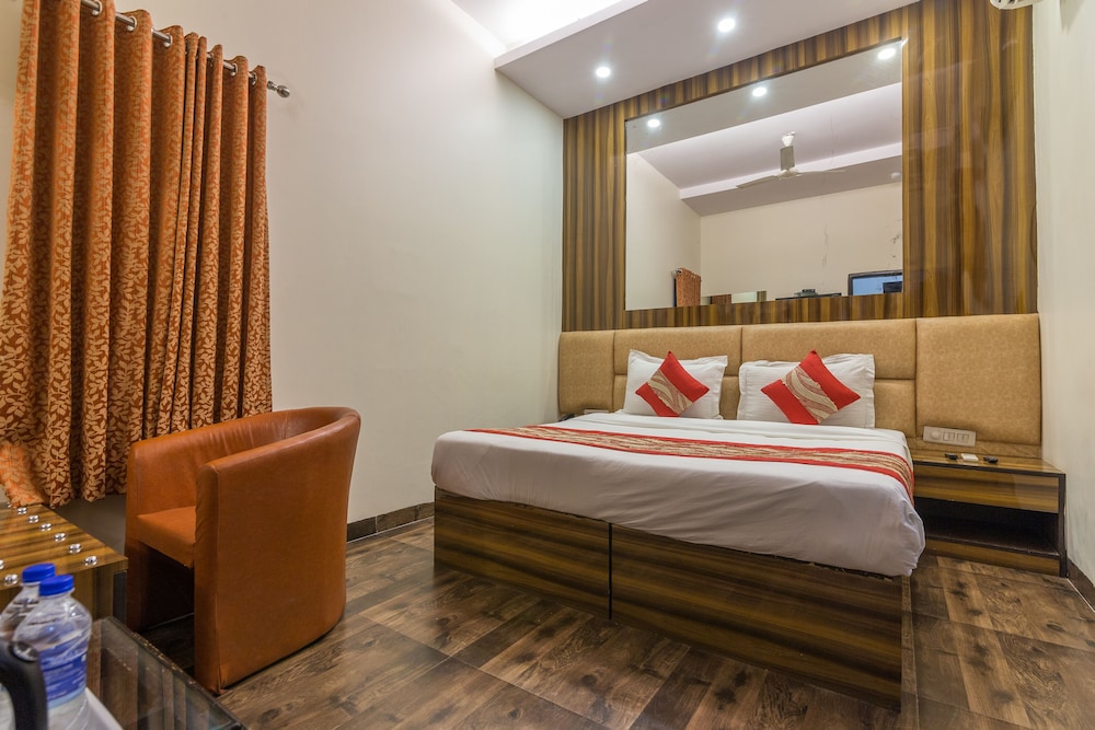 RUPAM HOTEL 41/72