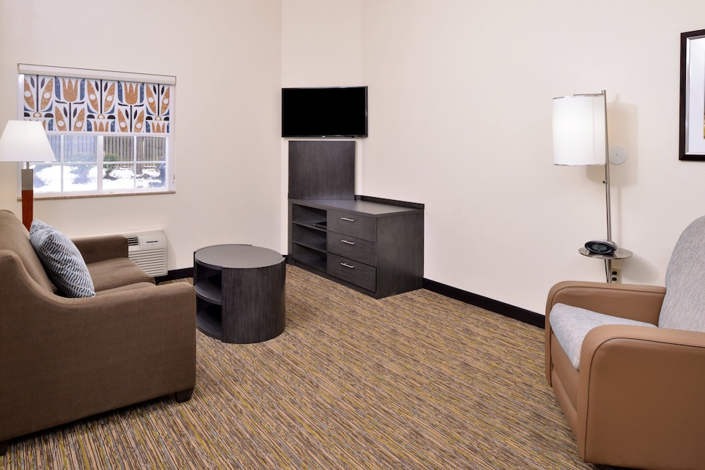 Candlewood Suites Winchester 25/39