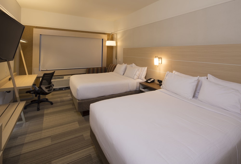 Holiday Inn Express And Suites Rochester Hill Detroit Area 15/47