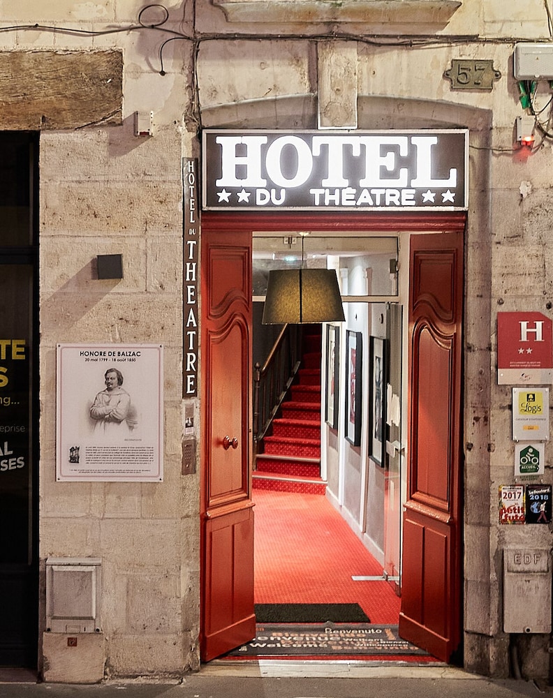 Du Theatre Hotel 2/40