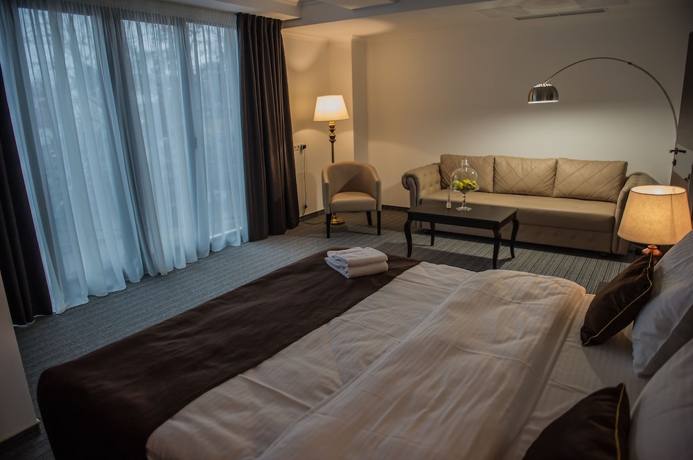 Bernardazzi Grand Hotel 35/43