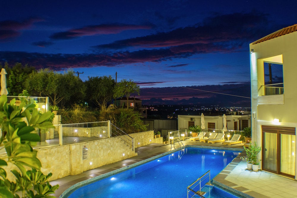 ESTHISIS SUITES CHANIA 24/57